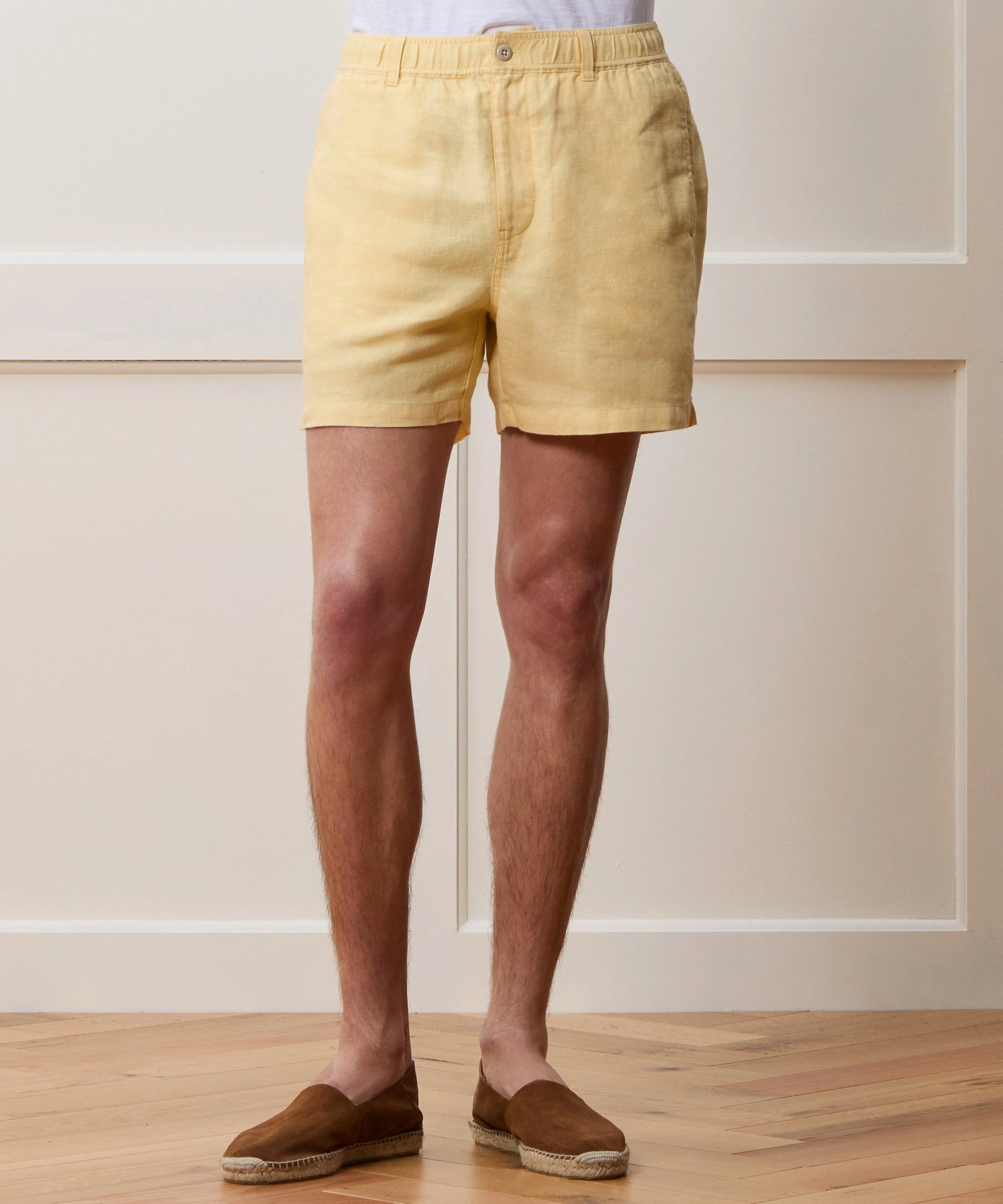 "Sonnenverwöhntes Leinen-Sommerkleid: Der Beachcomber - Leicht & Stilvoll!"